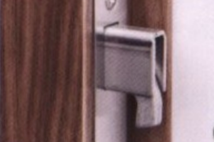 シティテラス横濱戸塚の鎌デッド錠ボルト